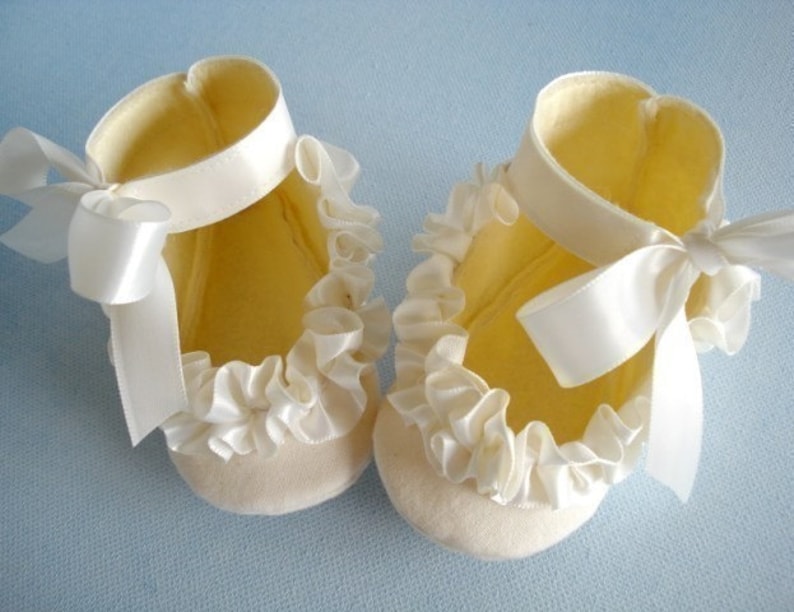 Baby Shoes Booties with Ruffled Ribbon Sewing Pattern PDF ePattern image 5