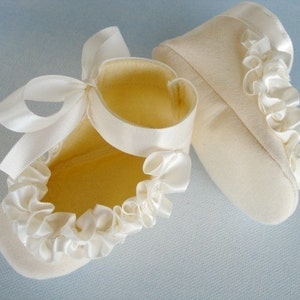 Baby Shoes Booties with Ruffled Ribbon Sewing Pattern PDF ePattern image 3