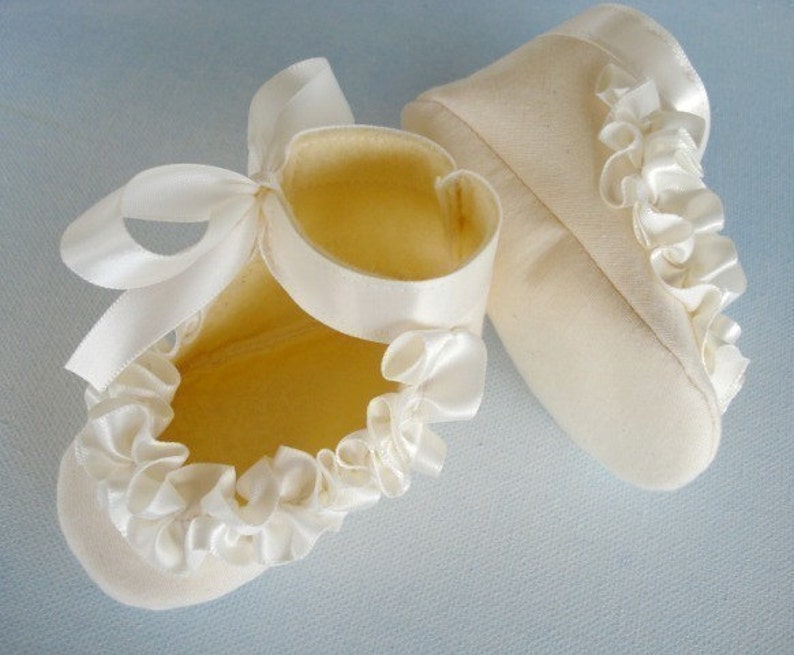 Baby Shoes Booties with Ruffled Ribbon Sewing Pattern PDF ePattern image 3