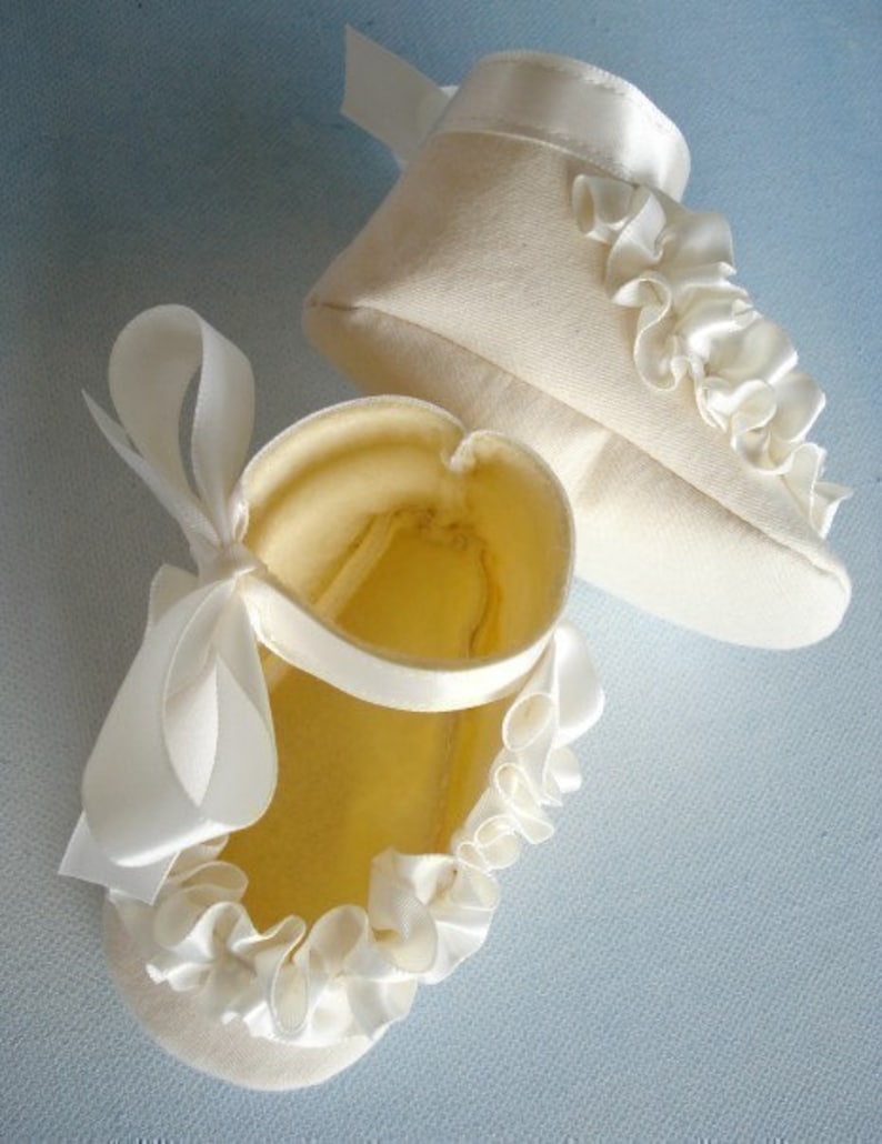 Baby Shoes Booties with Ruffled Ribbon Sewing Pattern PDF ePattern image 4