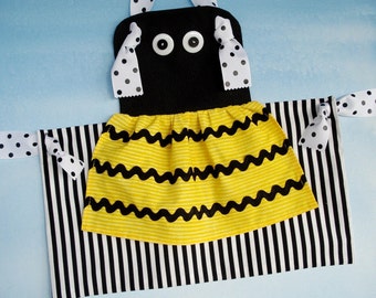 SALE - PDF ePattern - Bumble Bee & Ladybug Knot Aprons for Children Sewing Pattern - Three Sizes