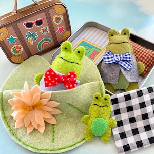 Frog Toad Tin Play Set Felt Sewing Pattern Toy Sleeping Bag - Tutorial PDF ePATTERN - e pattern Hand Sewing Cute Amphibian e pattern PDF DIY