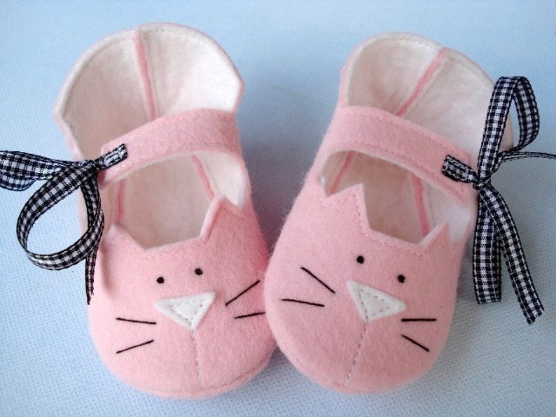 SALE PDF ePATTERN Precious Kitty Baby Booties Shoes Sewing Pattern image 1