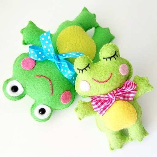 Felt Frog Softie Toy Sewing Pattern - Tutorial - PDF ePATTERN - Spring Toad soft e pattern
