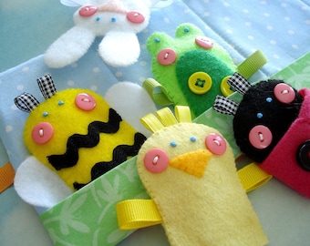Felt Sewing Pattern - Spring Felt Finger Puppets Sewing Pattern - PDF ePATTERN for Chick, Bunny, Bumble Bee, Ladybug, Frog & Carrying Case