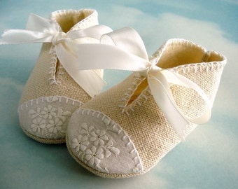 Baby Shoes Sewing Pattern with Appliques and Ribbon Ties - PDF ePattern