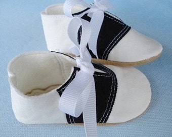 SALE - PDF ePATTERN - Saddle Shoes and Plain Shoes for Baby