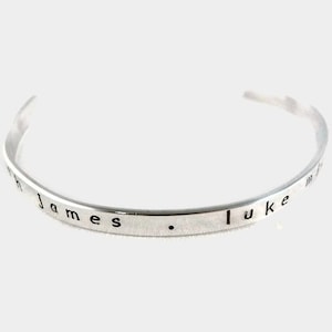 Personalized Cuff Bracelet - Custom Gift for Mom Grandma - Customized - Name Bracelet - Silver Bracelet with Names - Grandmother Gift