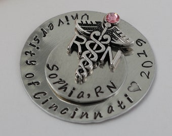 Personalisierte Anstecknadel - Krankenschwester Pin - Krankenschwester Pin Graduation - BSN Nursing Pin - RN Nursing Pin - RN Pin