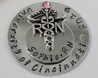 Personalisierte Anstecknadel - Krankenschwester Pin - Krankenschwester Pin Graduation - BSN Nursing Pin - RN Nursing Pin - RN Pin