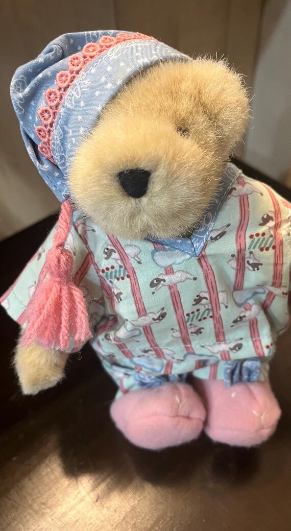 Muffy Vanderbear: The Pajamas Game w/ Display Stand