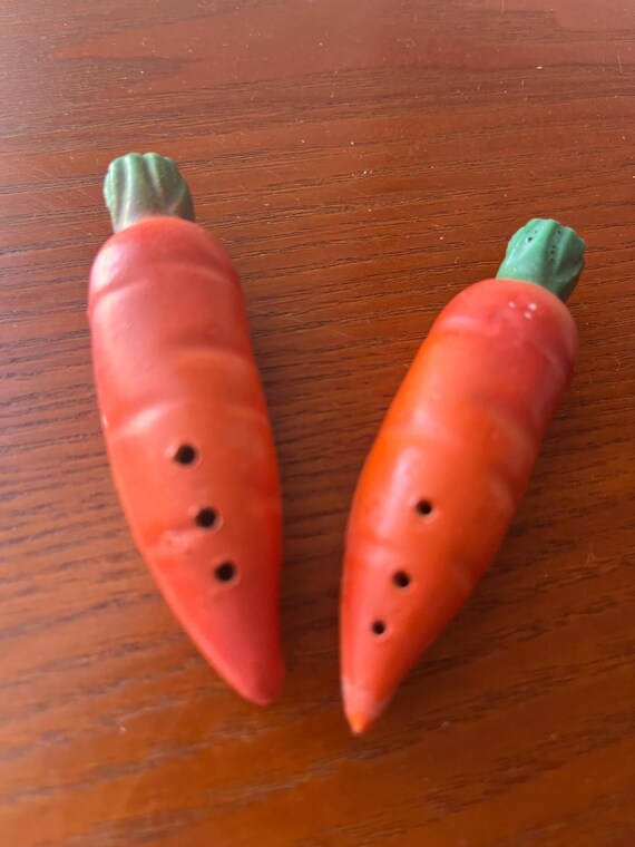 Vintage Salt and Pepper Shakers Mid 20th Century Japan Carrot Theme