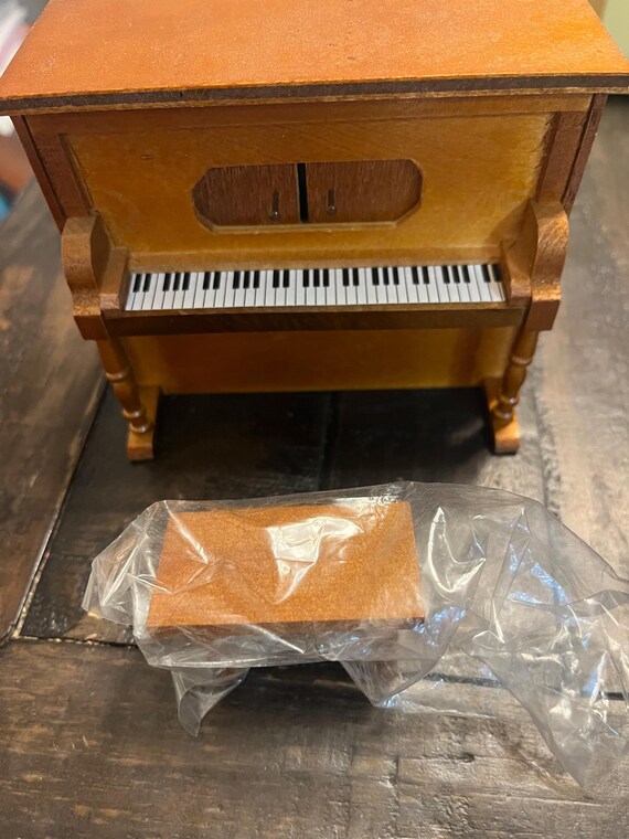 Chadwick Wood, musical player piano dollhouse furniture plays “The Entertainer”