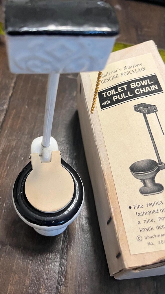 Toilet bowl with pull chain, genuine porcelain made in Taiwan with box