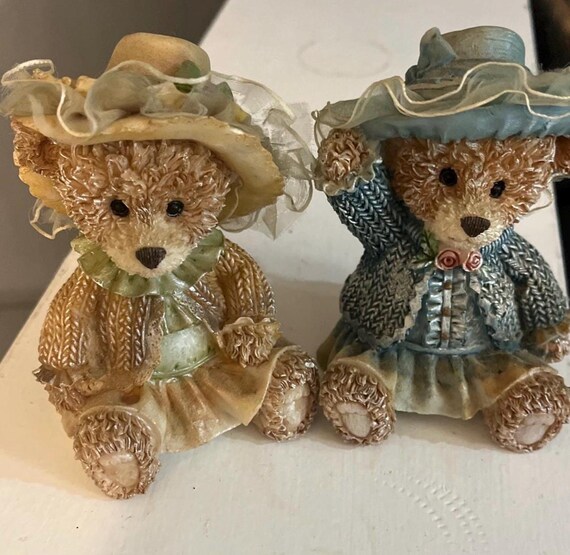 2 4 Inch Greenbrier Bea Figurines with lace (lace age-worn)  hats