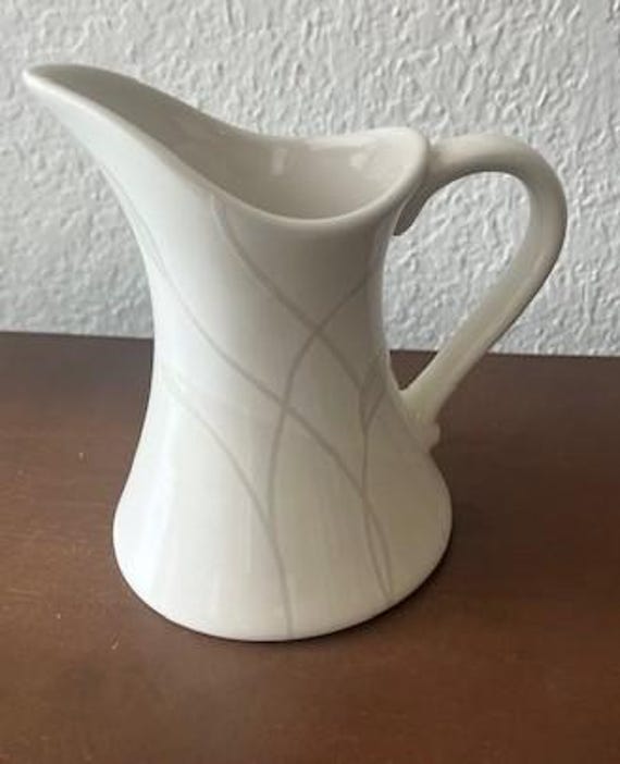 Pfaltzgraff Linea Creamer