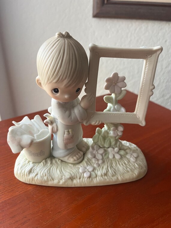 Precious Moments Figurine: To God Be The Glory