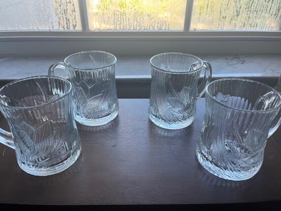 Canterbury Crocus Glass Mugs