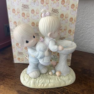Precious Moments 1988 Your Love is So Uplifting Enesco Figurine w/ Box.