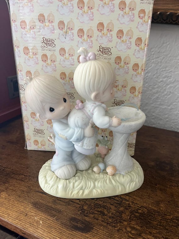 Precious Moments 1988 Your Love is So Uplifting Enesco Figurine w/ Box.