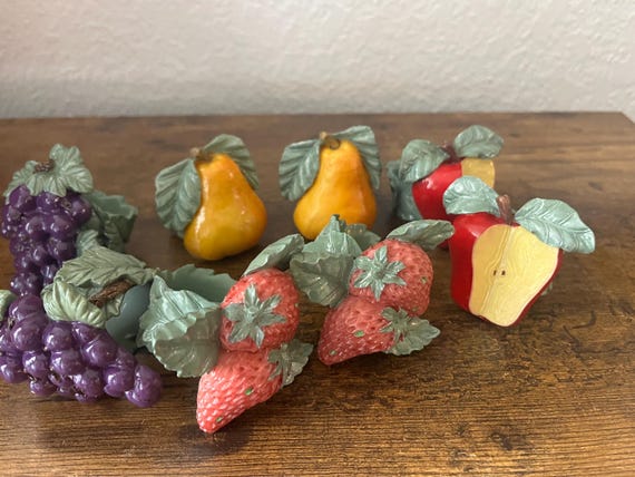 Charter Club Summer Grove Set of 8 Napkin Rings - Grapes - Pears - Strawberries - Apples