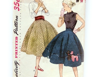 1950s Circle Skirt / Poodle Skirt Sewing Pattern with Appliqué / Poodle Embroidery Transfer / Felt Skirt / Simplicity 3953 / 24 Waist