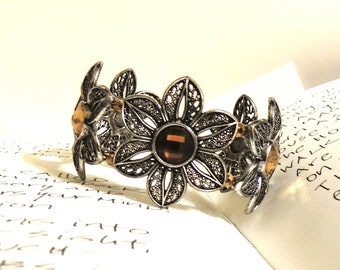 Flower bracelet brown silver bangle