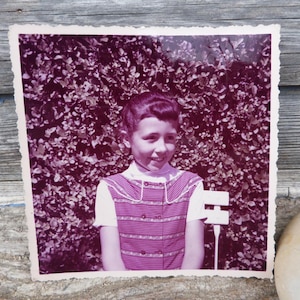 ヴィンテージの古いフランス 1956 年カラー写真 Petite fille sage
