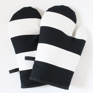 Black & White Striped Oven Gloves - Etsy