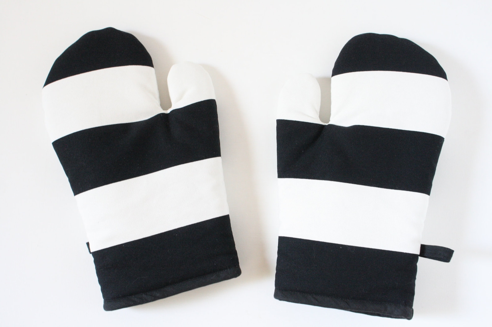 Black & White Striped Oven Gloves - Etsy