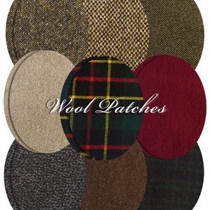 Puede incluir: Una colección de parches circulares de lana en varios colores y patrones. Los parches incluyen tweed, cuadros escoceses y colores lisos como marrón, gris y burdeos. El texto "Wool Patches" se muestra en cursiva.