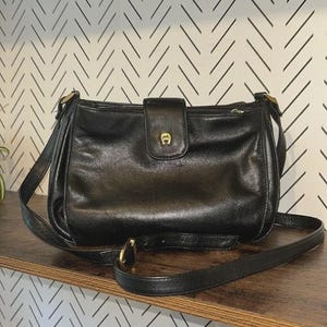 Sac à Main Bandoulière Etienne Aigner En Cuir Noir - Occasion, Bon état, Miroir Et Sangle Ajustable