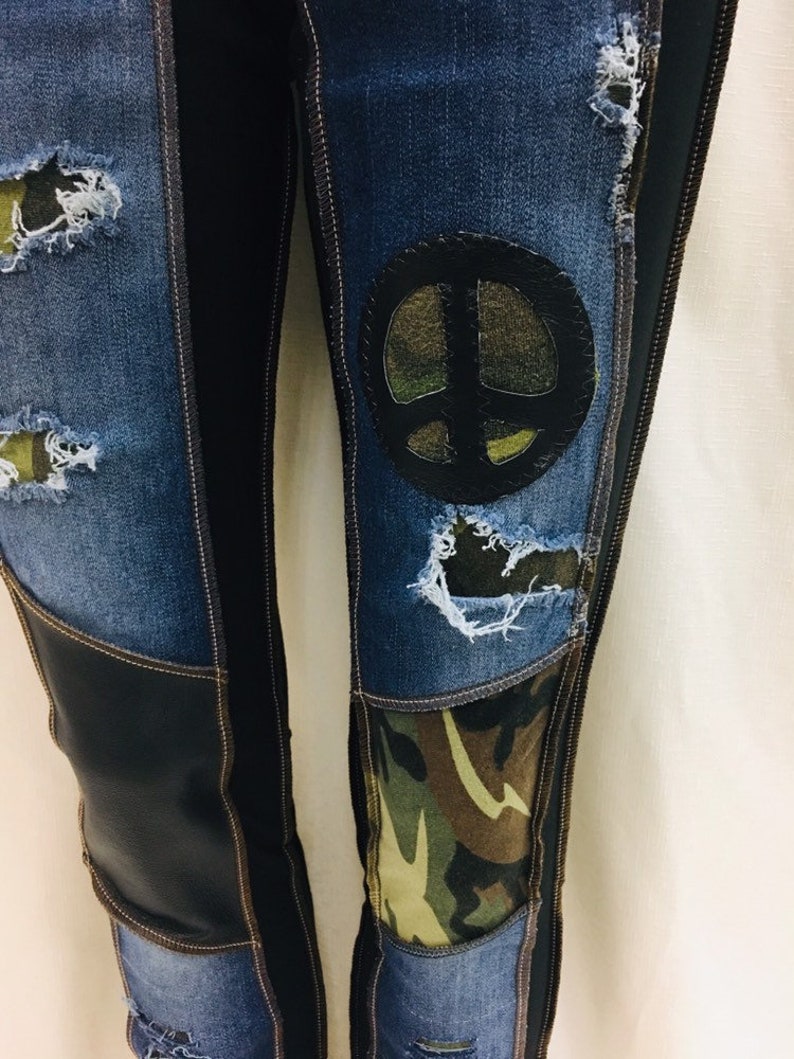Skinny Camo Jeans with leather image 2