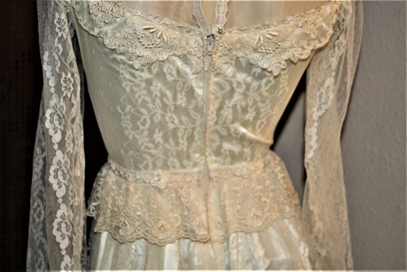 Vintage Boho Prairie Wedding Dress Ivory Train sm… - image 3