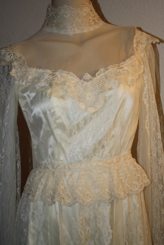 Vintage Boho Prairie Wedding Dress Ivory Train sm… - image 2