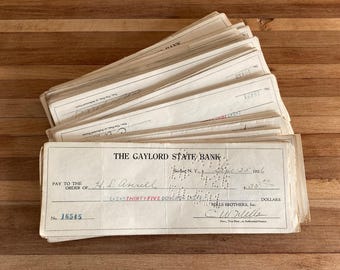 10 cancelled checks from the 1920s, Gaylord State Bank, Sodus NY - nice paper ephemera - Free US Shipping