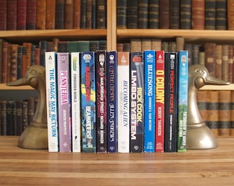 Twelve vintage science fiction and fantasy paperbacks from the 1980s - Free US Shipping