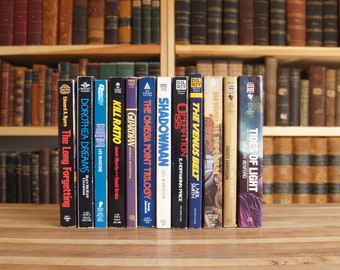 Twelve vintage science fiction and fantasy paperbacks from the 1980s - Free US Shipping