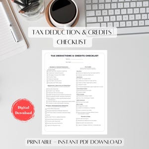 Op de afbeelding: Een afdrukbare checklist voor belastingaftrek en -tegoeden met een rode "Digitale download" sticker. De checklist bevat secties voor standaard- en gespecificeerde aftrekposten, aanpassingen en belastingkredieten. De tekst "Tax Deduction & Credits Checklist" staat bovenaan.