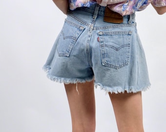 Vintage Levi's A-lijn denim shorts met franjes uit de jaren 90, gemaakt van gerecycled materiaal - XS/S