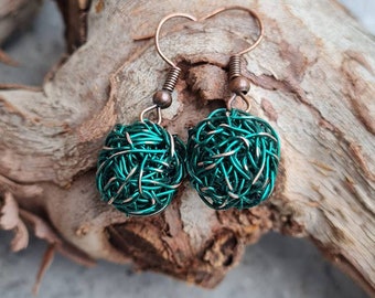 Wire wrapped earrings, Wire earrings, Ball earrings, Art earrings, Handmade earrings,smaragd green,, green wire  earrings, gift for her