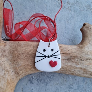 Cat lover necklace, black and white cat necklace, Kitty necklace,Cat pendant,Kitty pendant, Animal lover gift, Cat mom gift, stilized cat