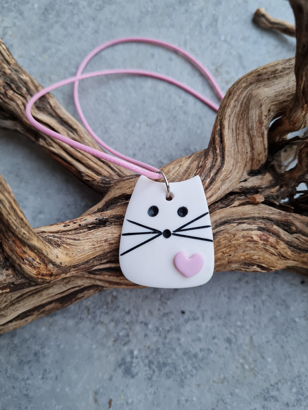 Elegant Cat Lover's Necklace with Adorable Kitty Charm