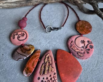 Polymeer klei ketting, Bib ketting, verklaring ketting, handgemaakte sieraden, kunst ketting, violet ketting, Fimo ketting, cadeau voor haar
