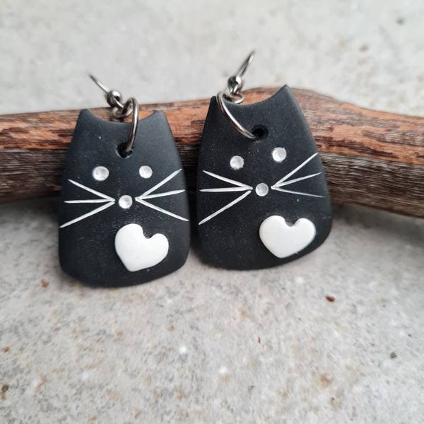 Cat earrings, Black and white earrings, Cat jewelry, Pet earrings, Cat lover gift, Kitty earrings, animal lovers gift, small gift, cute cat