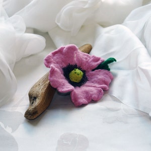 Poppy Flower Brooch Wild poppy sing, Felted Purple Poppy Brooch, Flower Pin, Lilac Poppy image 2