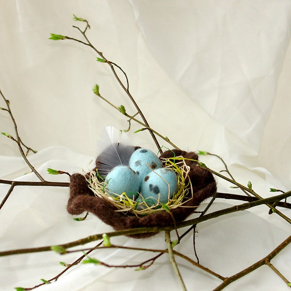 Felted Easter Eggs in Bird Nest, Handmade Easter Eggs, Table Decoration, Blue Eggs Easter Spring Decor, Felted Egg Ornaments, Felt Bird Nest