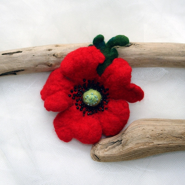 Red poppy sing Felt flower, Hand Felted Wool Flower Brooch, Felt red poppy pin, red brooch