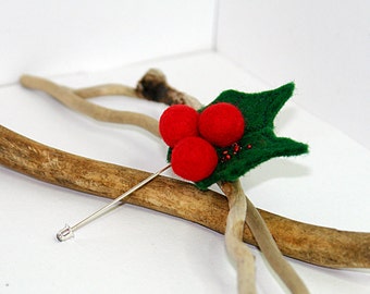 Felted brooch- Holly Berry pin, Christmas brooch pin, red and green, Holidays gift, boutonniere