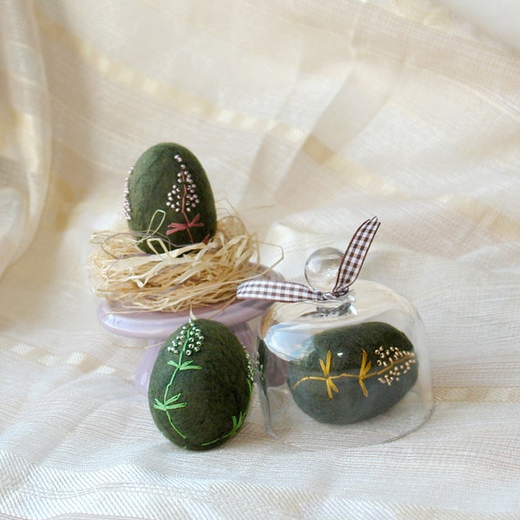 Wool Easter Eggs, Green Moss Felt Eggs, Embroidered Easter Eggs